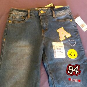 🎀2/$15 Wallflower Wide leg jeans with patches